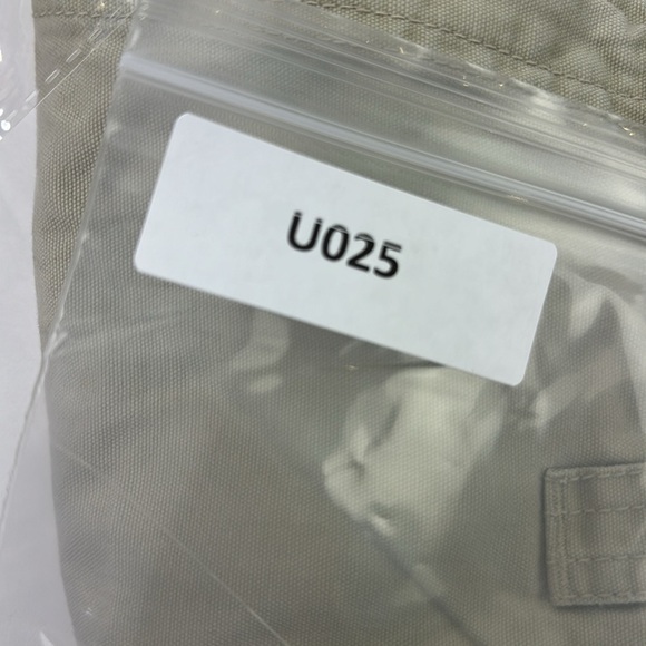 Columbia men's beige lightweight outdoor hiking casual shorts - Picture 7 of 7